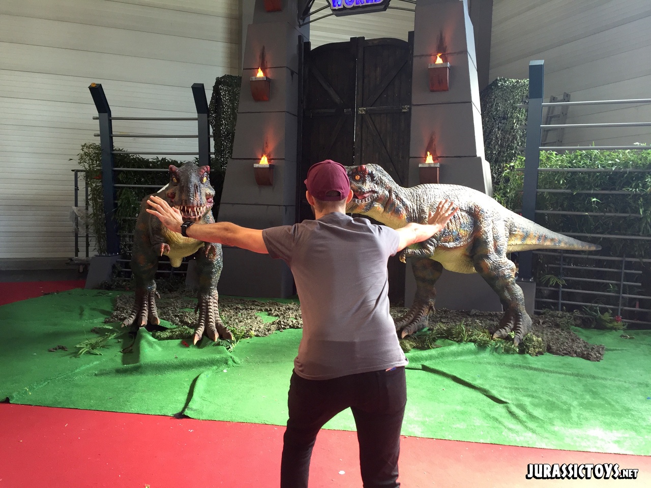 Pratting at the Jurassic World gate at FACTS convention